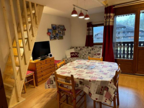 Appartement rénové avec Multi Pass offert, proche du centre du village ! - FR-1-692-13